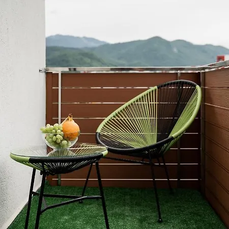 Skylark - Miami Studio With Terrace & Mountain View Apartment *